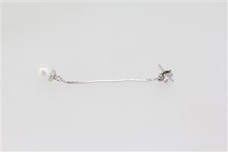 14k White Gold Pearl Diamond Dangle Earrings